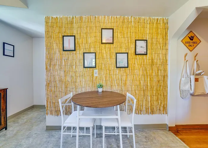Apartment Cozy Vacation ~ 2 Mi To Downtown *