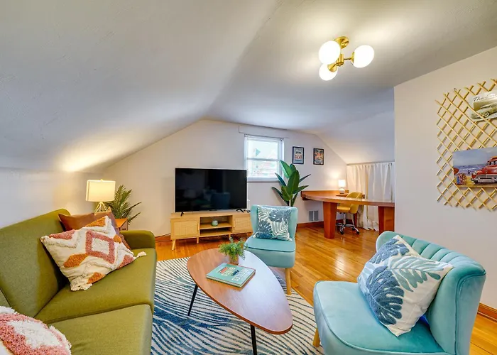 Cozy Vacation ~ 2 Mi To Downtown *