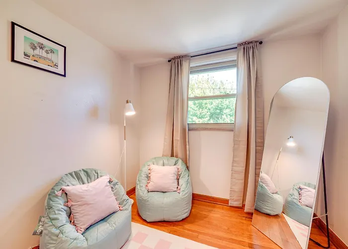 Apartment Cozy Vacation ~ 2 Mi To Downtown