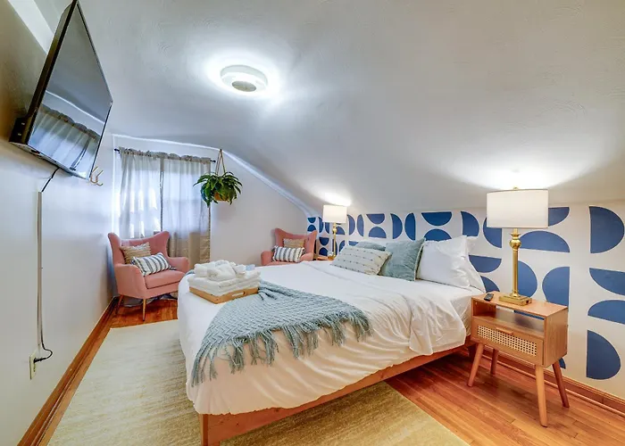 Cozy Vacation ~ 2 Mi To Downtown *