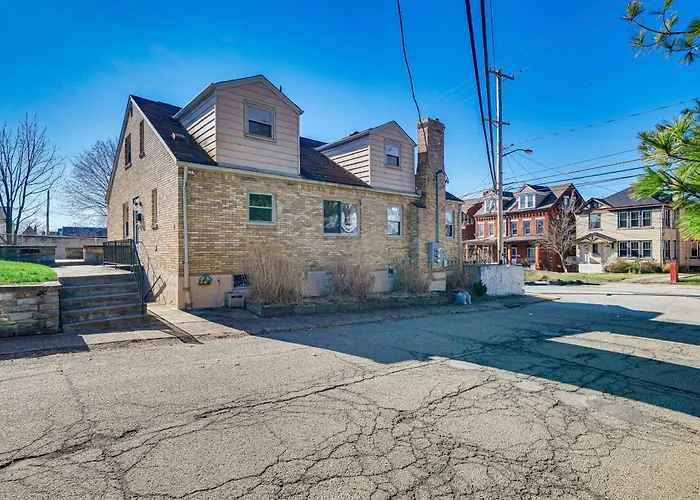 Cozy Vacation ~ 2 Mi To Downtown Apartment Pittsburgh